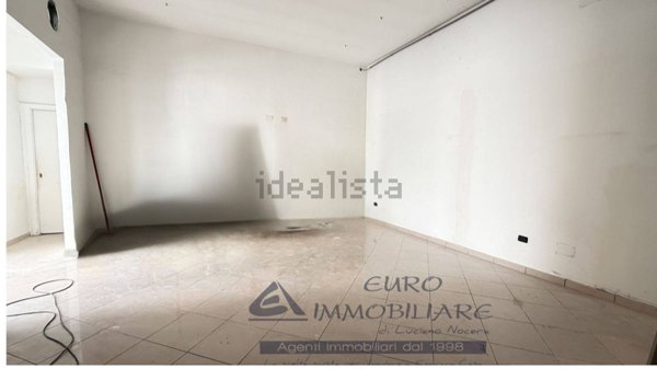 locale commerciale in affitto a Maddaloni