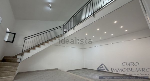 locale commerciale in affitto a Maddaloni
