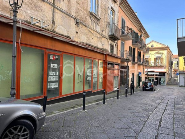 negozio in affitto a Maddaloni