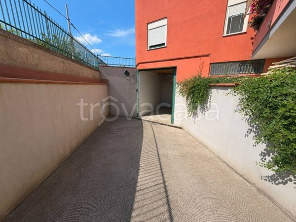 locale commerciale in affitto a Maddaloni