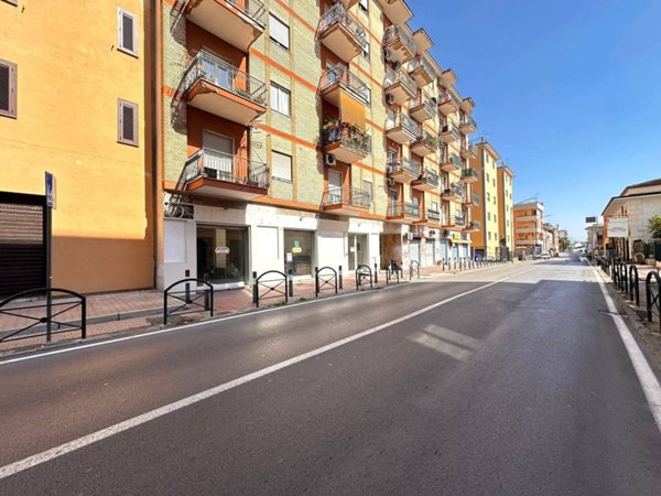 negozio in affitto a Maddaloni