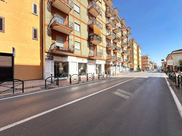 negozio in affitto a Maddaloni