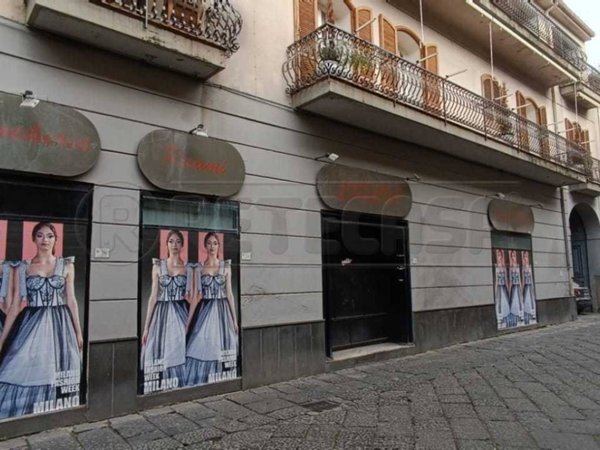 negozio in affitto a Marcianise
