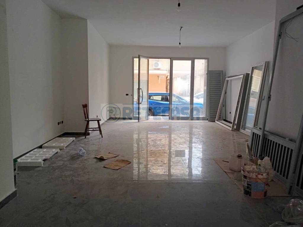 negozio in affitto a Marcianise