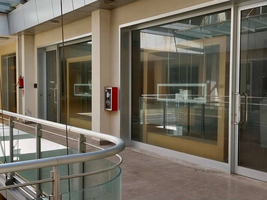 negozio in affitto a Marcianise