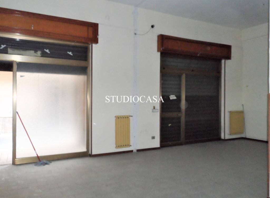 negozio in affitto a Marcianise in zona San Giuliano