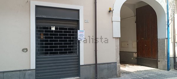 locale commerciale in affitto a Marcianise