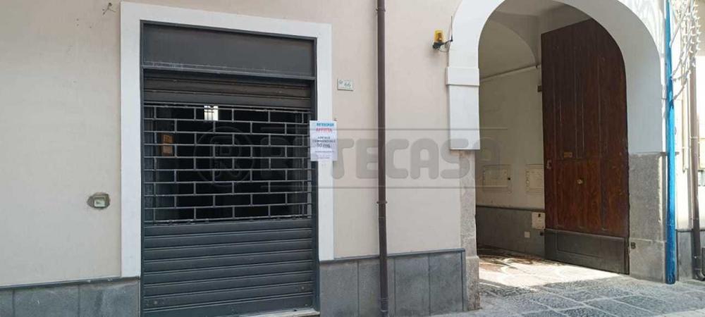 negozio in affitto a Marcianise