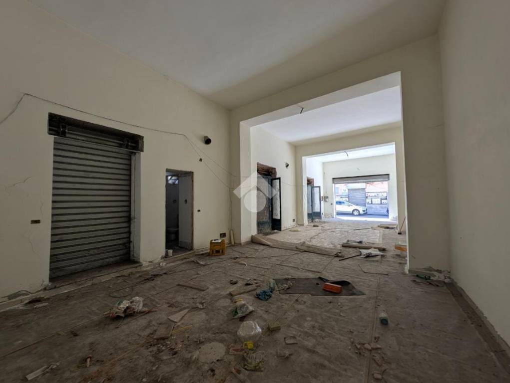 locale commerciale in affitto a Marcianise