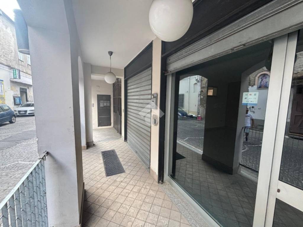 negozio in affitto a Marcianise