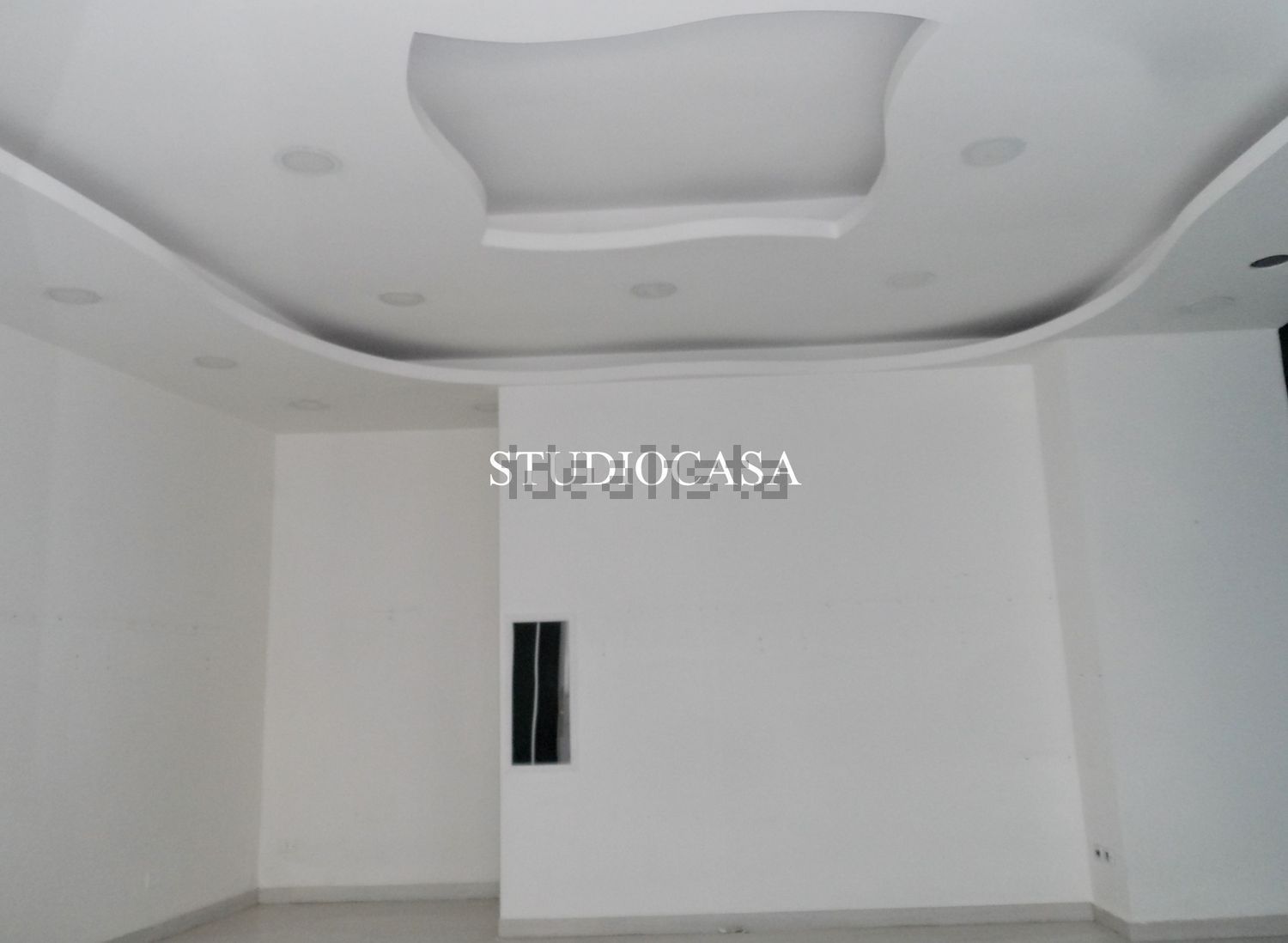 locale commerciale in affitto a Marcianise