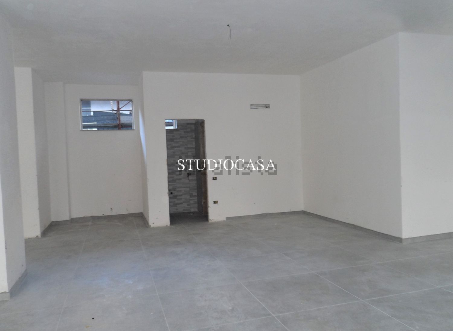 locale commerciale in affitto a Marcianise