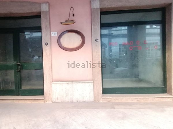 locale commerciale in affitto a Marcianise