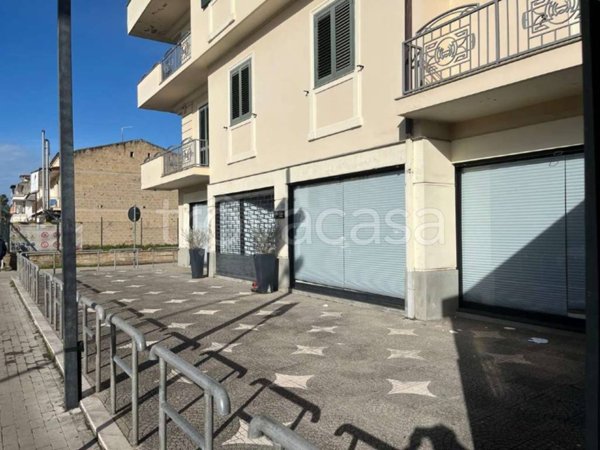 negozio in affitto a Marcianise