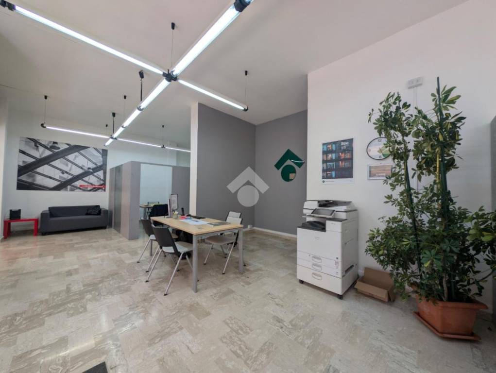 negozio in affitto a Marcianise