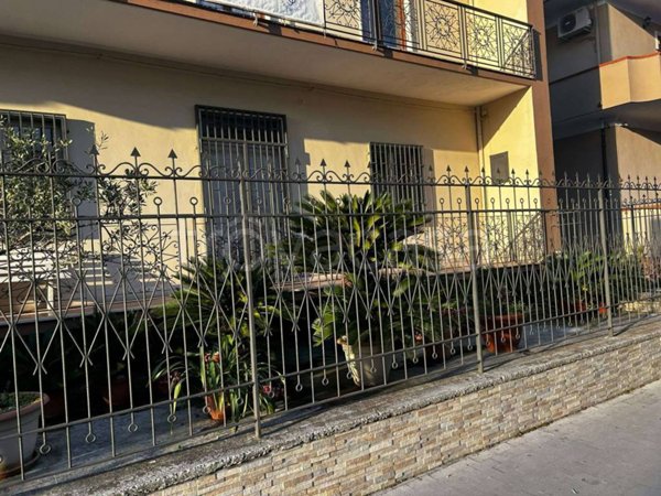 negozio in affitto a Marcianise