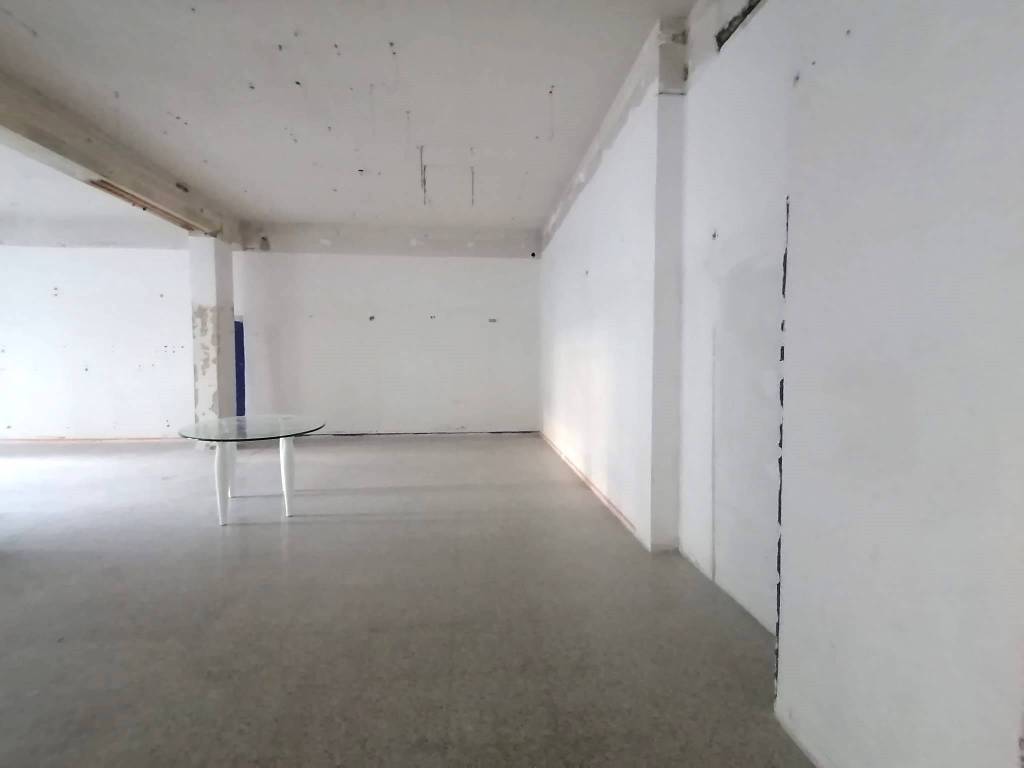 negozio in affitto a Marcianise