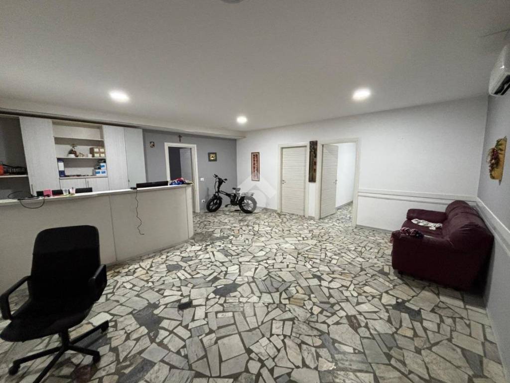 negozio in affitto a Marcianise