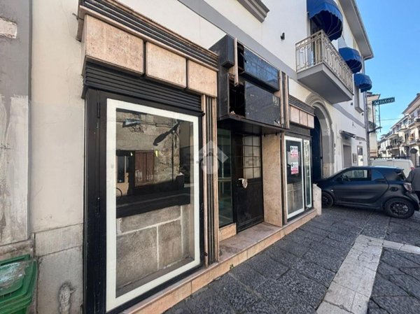 negozio in affitto a Marcianise