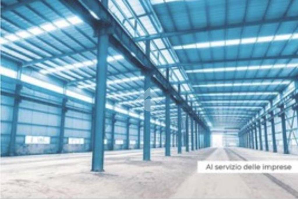 locale commerciale in affitto a Marcianise
