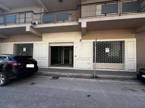 negozio in affitto a Marcianise