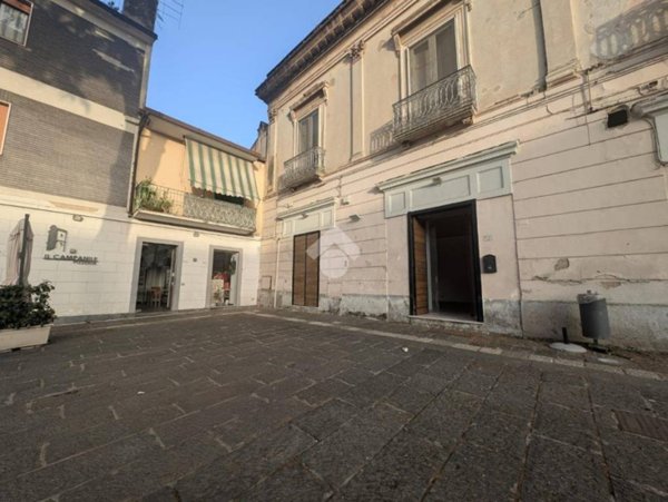 negozio in affitto a Marcianise in zona Centro Città