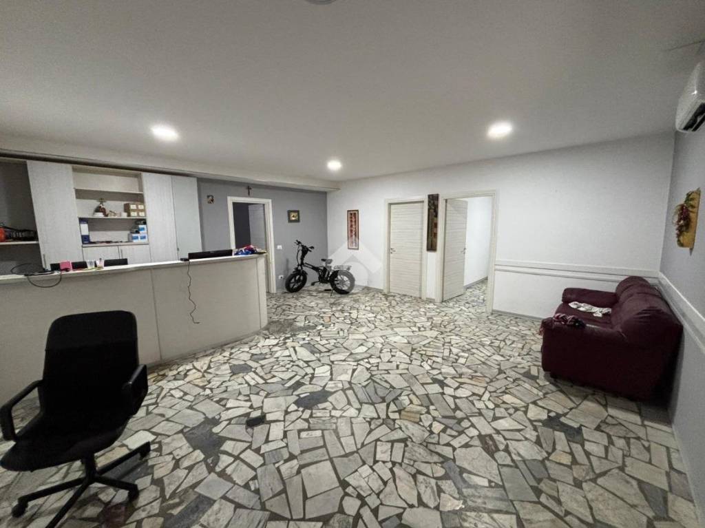 negozio in affitto a Marcianise in zona Centro Città