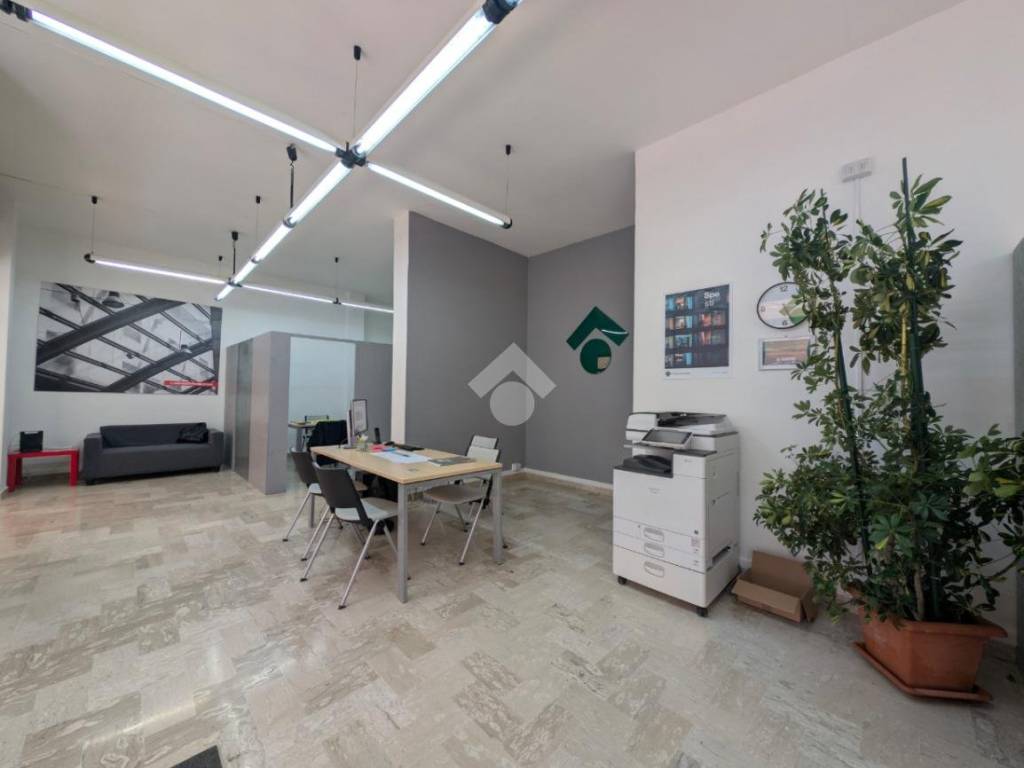negozio in affitto a Marcianise in zona San Giuliano