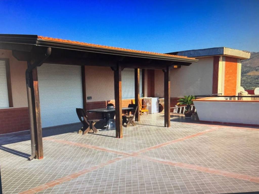 appartamento in affitto a Mondragone