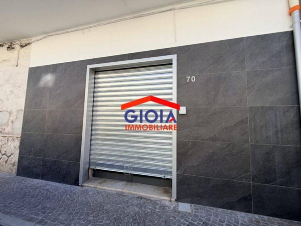 negozio in affitto a Mondragone