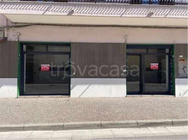 locale commerciale in affitto a Mondragone