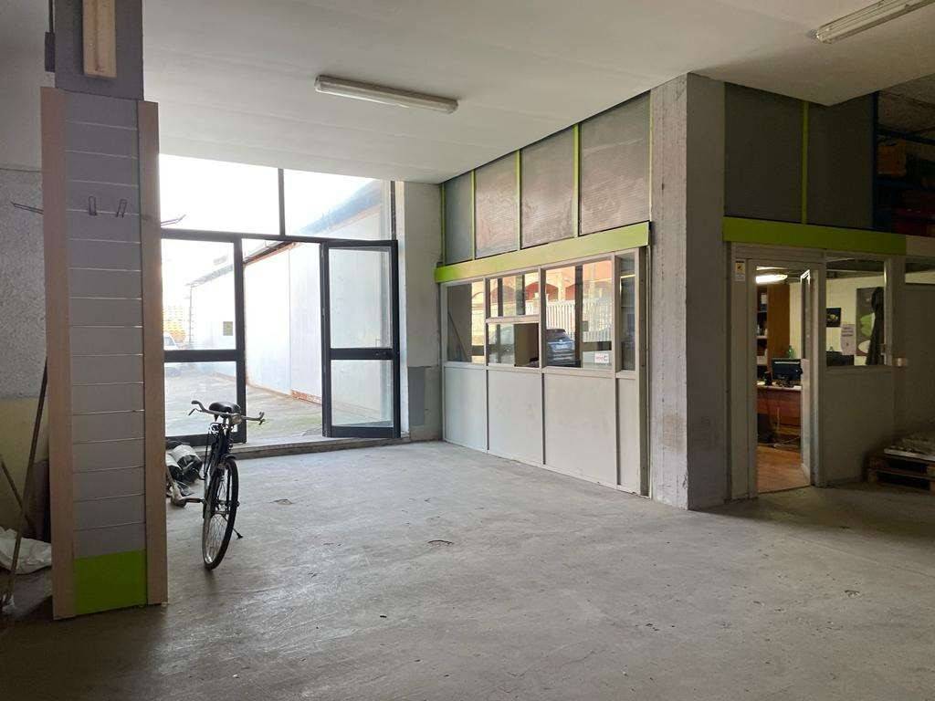 locale commerciale in affitto a Mondragone