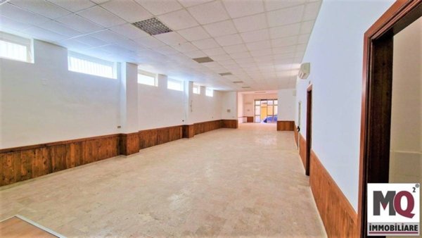 locale di sgombero in affitto a Mondragone