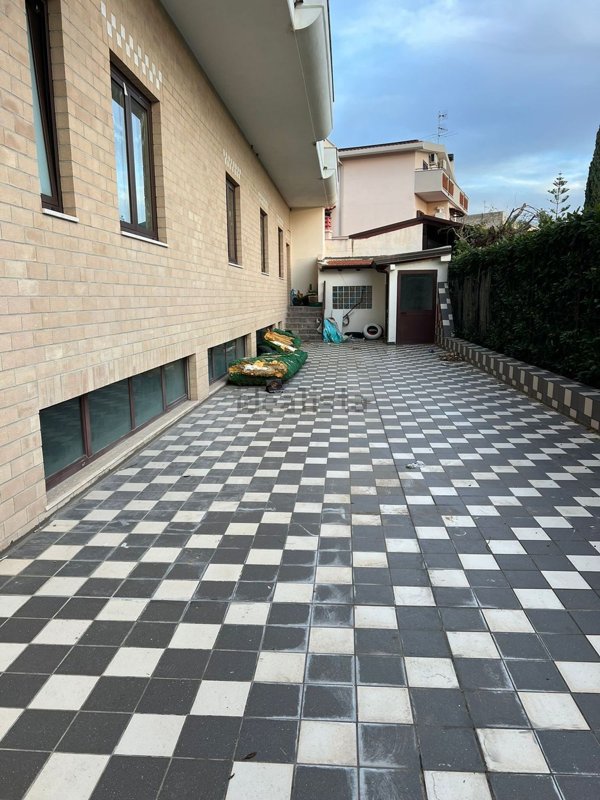 ufficio in affitto a Mondragone