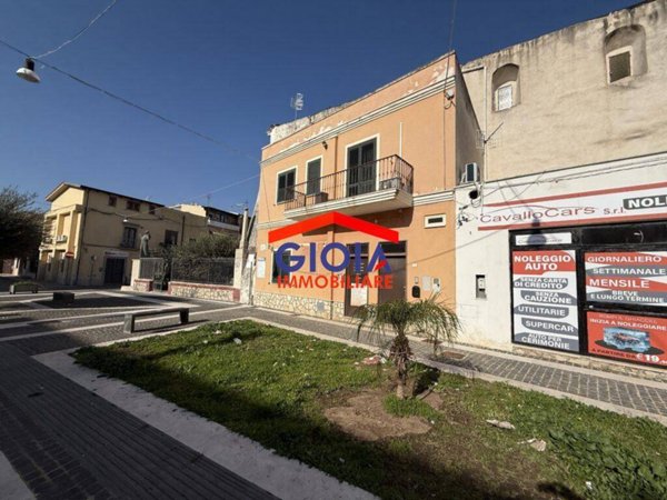 negozio in affitto a Mondragone