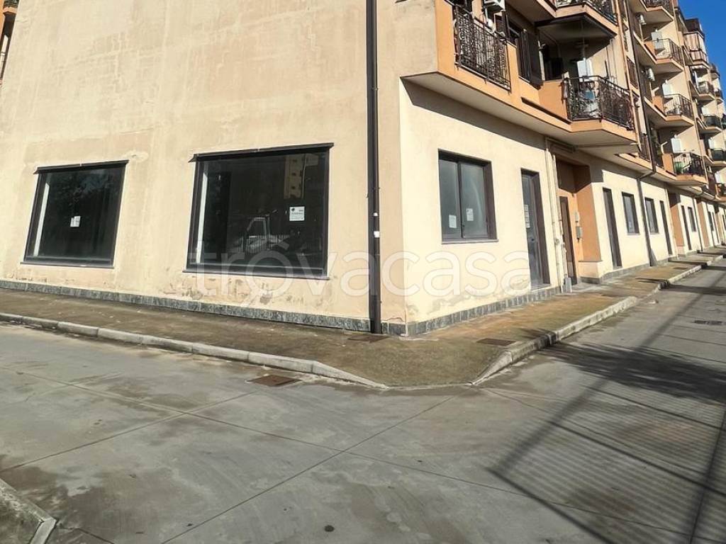 negozio in affitto ad Orta di Atella