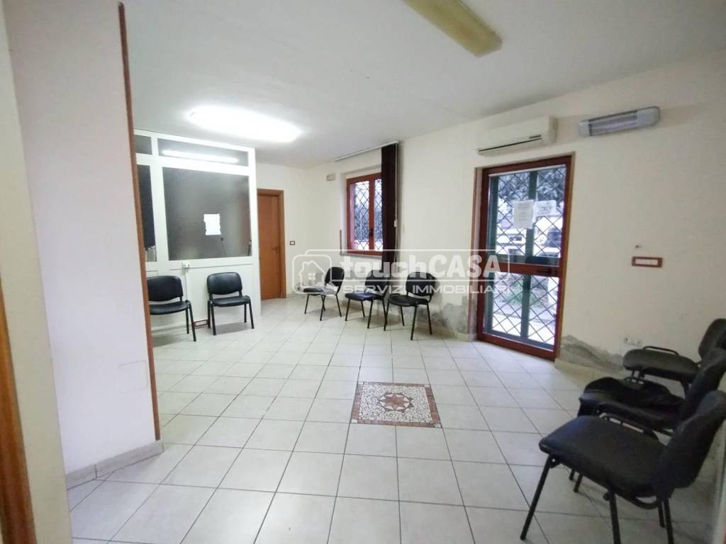 ufficio in affitto ad Orta di Atella