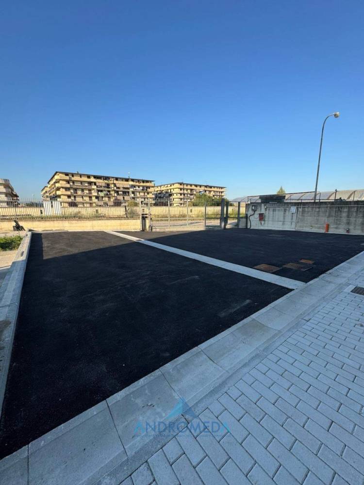 capannone in affitto ad Orta di Atella