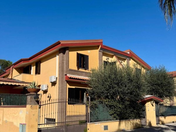 casa indipendente in affitto ad Orta di Atella