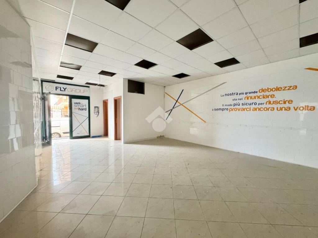 negozio in affitto ad Orta di Atella