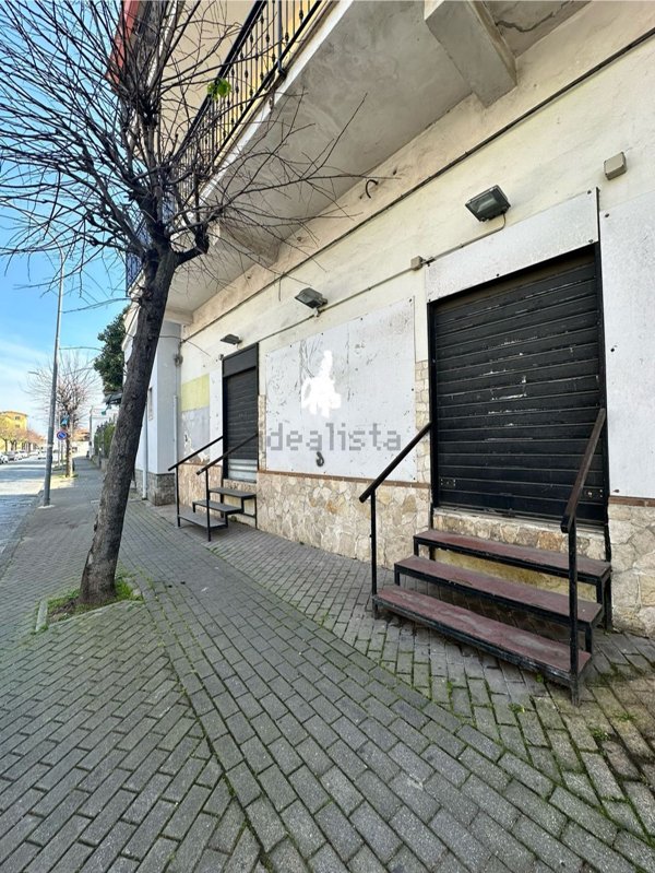 locale commerciale in affitto ad Orta di Atella