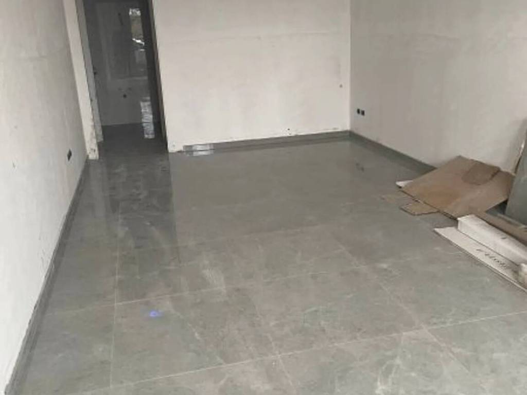 negozio in affitto a Parete