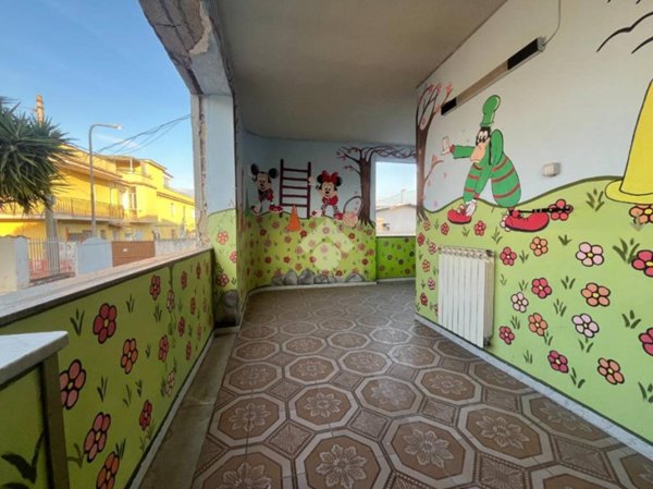negozio in affitto a Parete