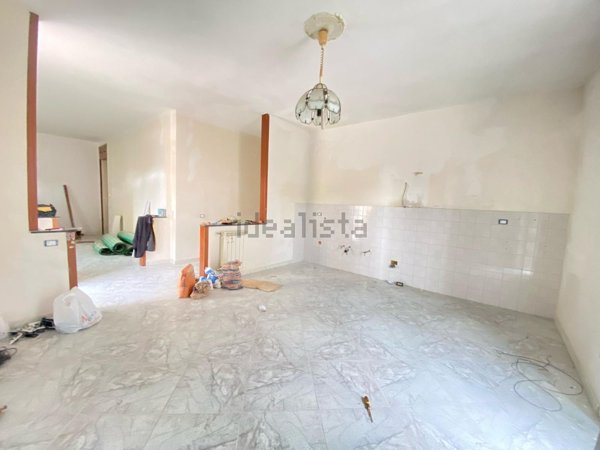 appartamento in affitto a Parete