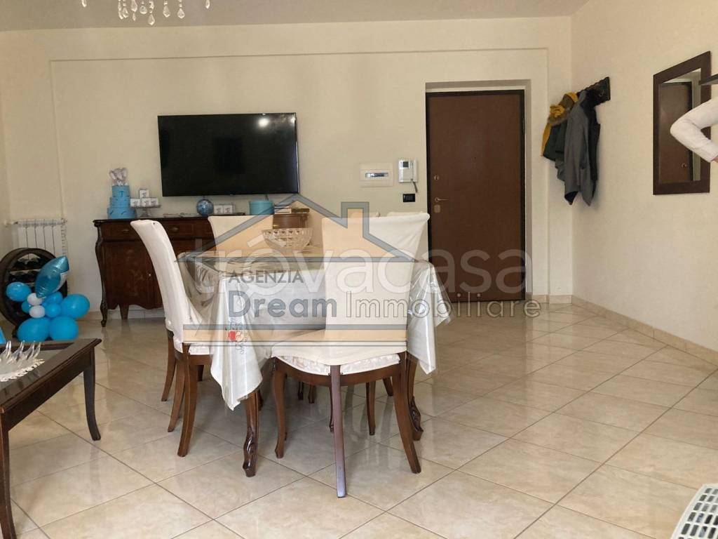 appartamento in affitto a Parete