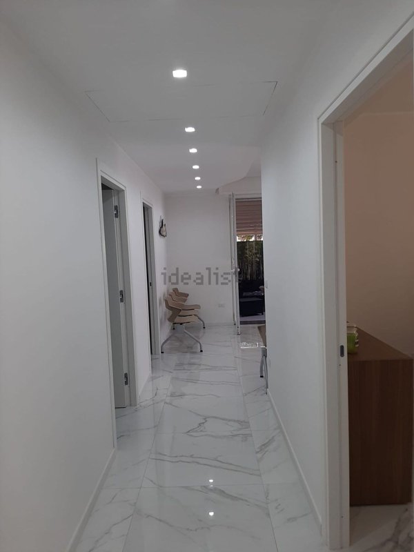 ufficio in affitto a Parete