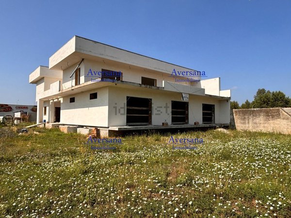 locale commerciale in affitto a Parete