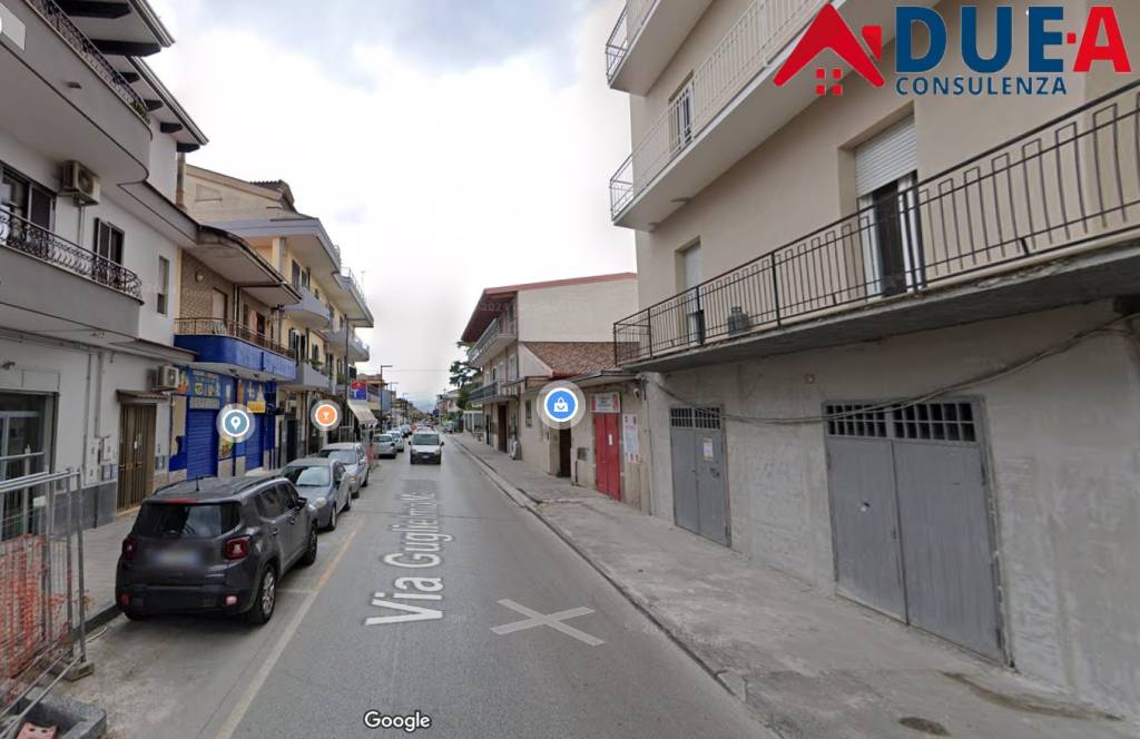 negozio in affitto a Parete