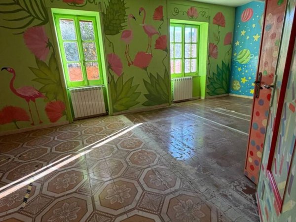 negozio in affitto a Parete