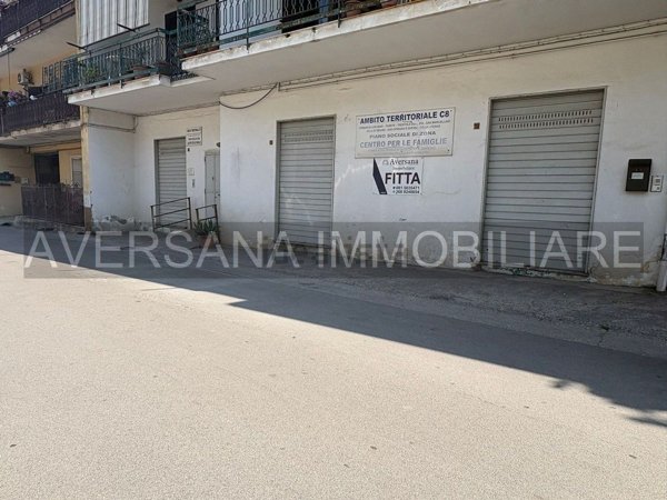 locale commerciale in affitto a Parete